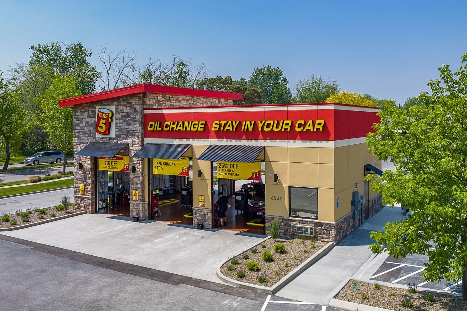 Take 5 Oil Change — Single-Color Epoxy in Service Pits
