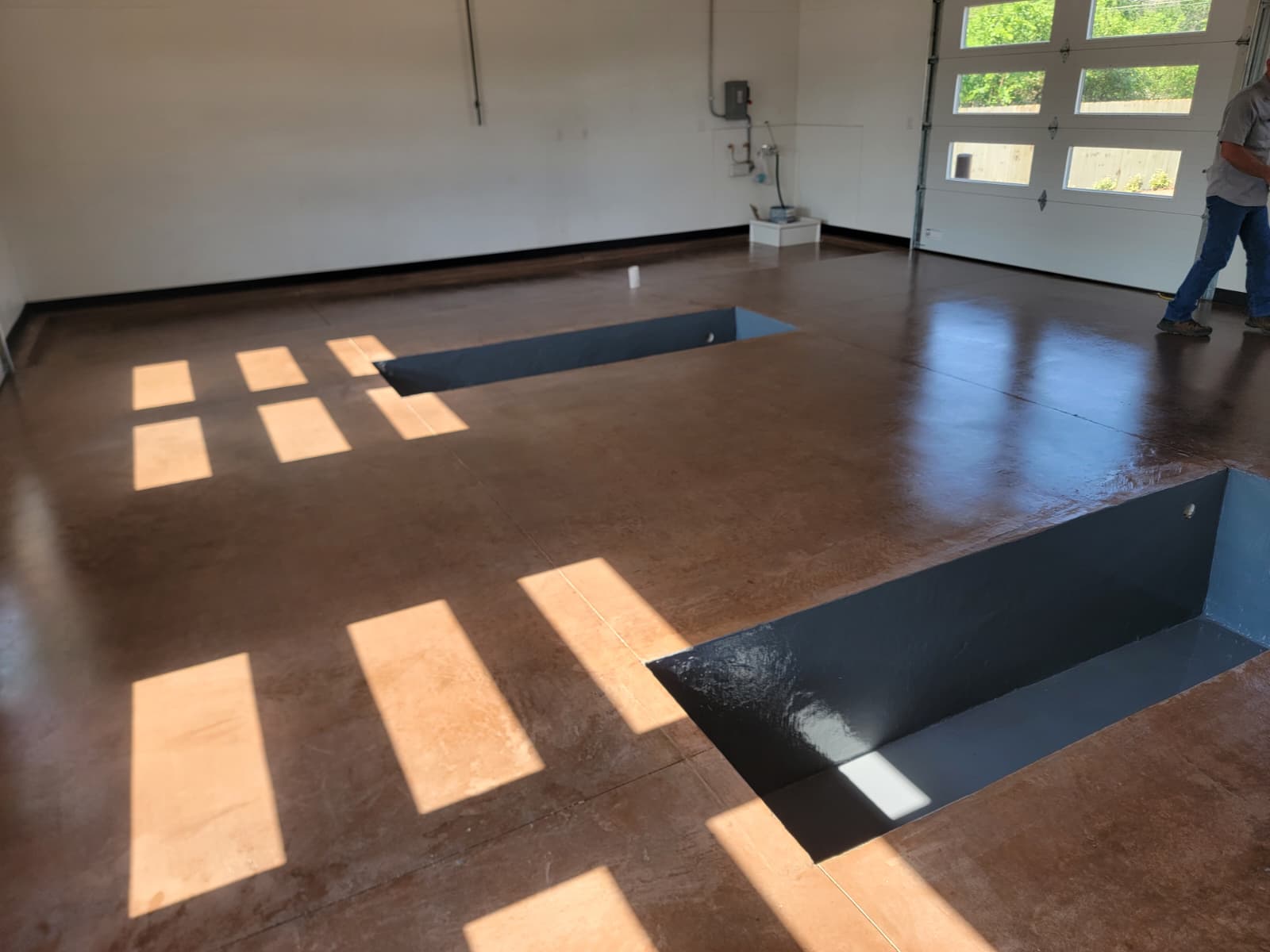 Take 5 Oil Change — Single-Color Epoxy in Service Pits